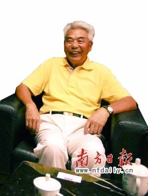 张汉青（广东省第七、八届人大常委会副主任）