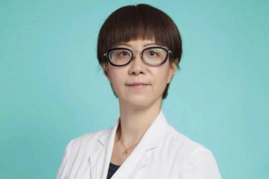 何瑶（中山大学附属第⼀医院消化内科主任医师）