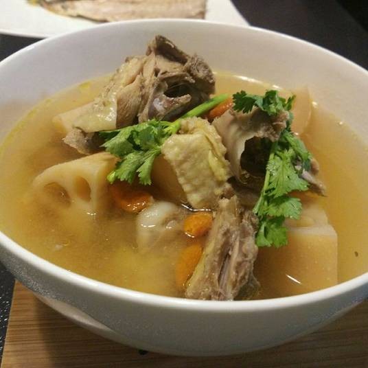 莲藕炖鸡汤