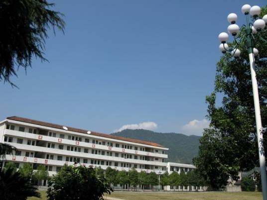 湖南省石门县第六中学