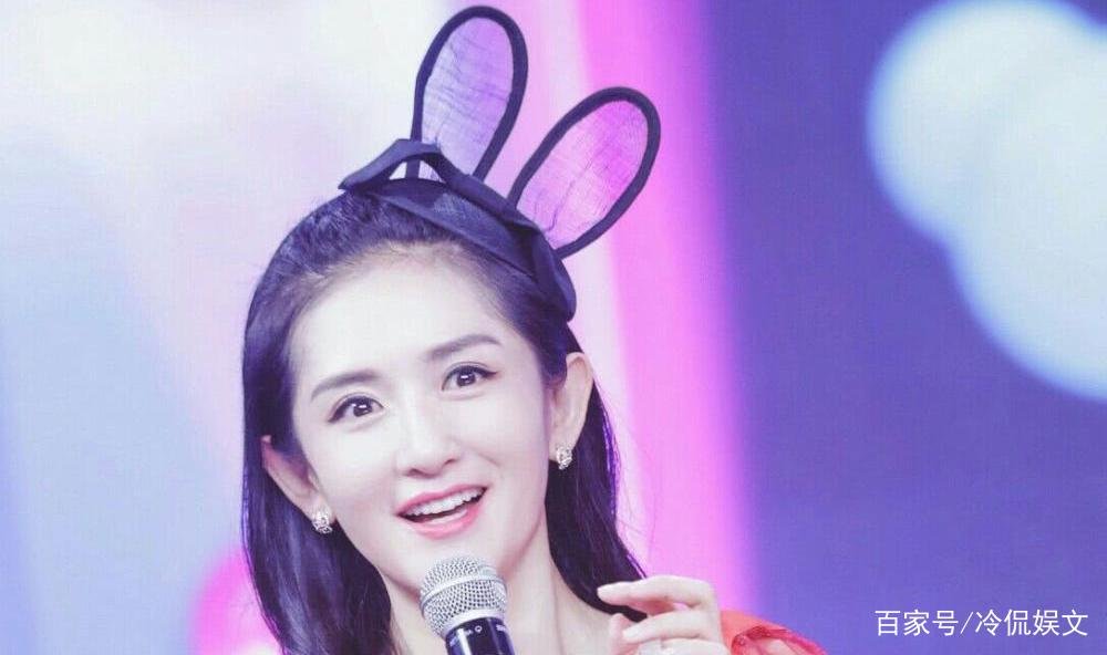 谢娜眼角笑出大坑,疑整容失败,何炅为啥不帮她澄清?友谊破裂?