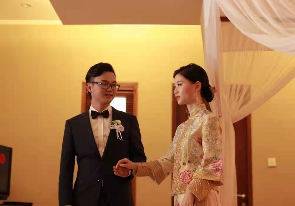 姐姐婚后回门被弟弟一把抱起转圈圈,看到这一画面你有何触动?