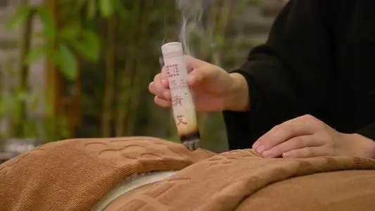 艾灸馆宣称艾灸治好29个新冠病人,真的有如此疗效吗?