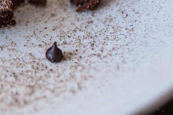 瑞士小镇下起巧克力雨,这会对人体有害吗?