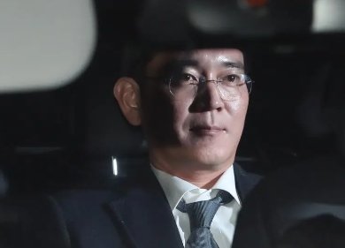 三星掌门李在镕贿赂300亿韩元被捕入狱,为何美国也出面解围?