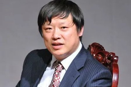 胡锡进点评教师因涉疫言论被行拘一事,他对此事的看法是什么?