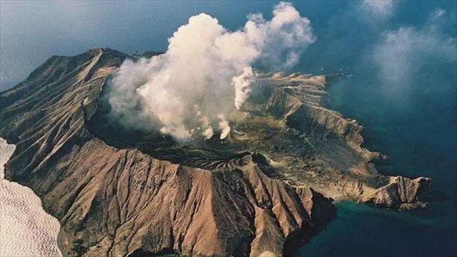 实拍菲律宾布卢桑火山喷发,当时的情况是什么样的?