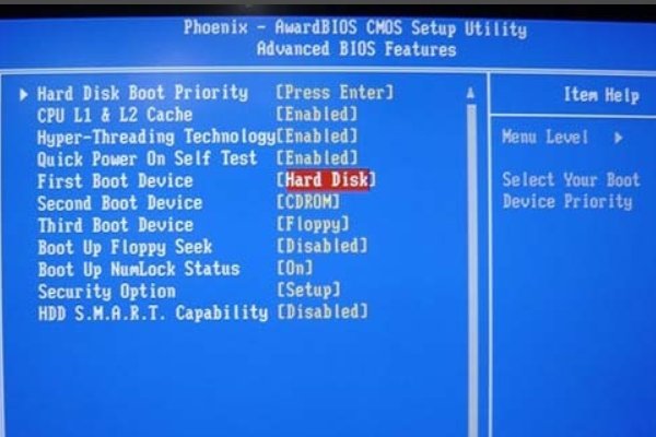 电脑开机时，出现Boot from CD: