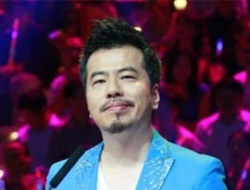 黄国伦和前妻离婚怎么回事?