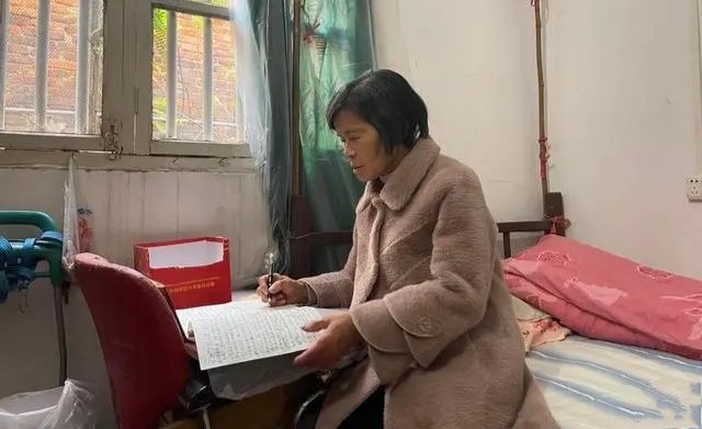 魏永康猝逝一个多月，母亲再被言论攻击，为何舆论还是没有放过她？