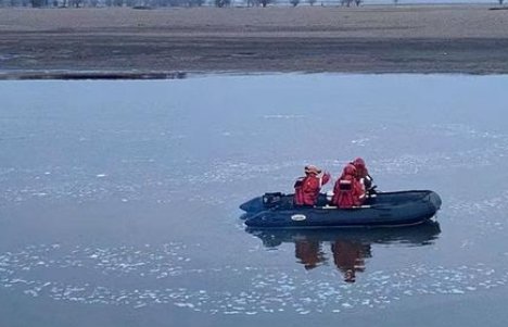 黑龙江“放羊少年”被8人追打坠河身亡案宣判，死者家属对这个结果满意吗？