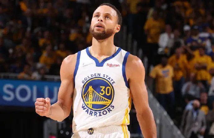 4冠+两MVP+FMVP,库里成历史第六人,他在圈内的地位如何?