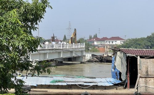 江苏扬州百米大桥被撞断,是否有造成了人员伤亡?