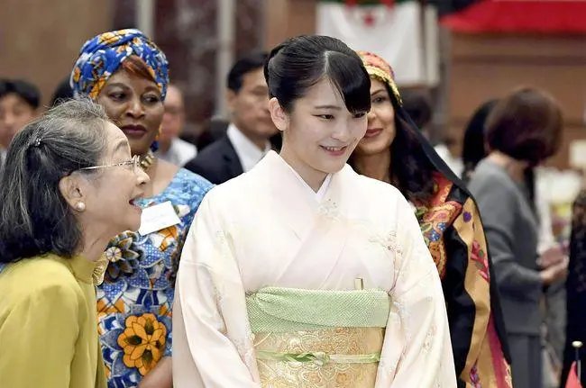 结婚7天后日本真子公主首度回娘家，她婚后的生活如何？