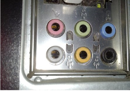 5.1音箱的线怎么接电脑上的音频接口