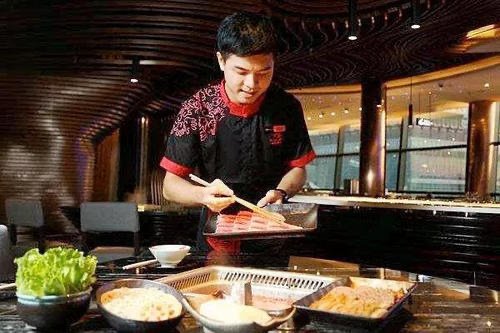 中消协点名海底捞排队乱象,你会为了吃海底捞花钱买号吗?
