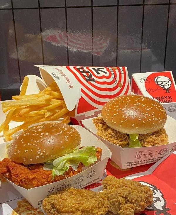 KFC兼职血泪史：13.8时薪无补贴，打烊班累到怀疑人生