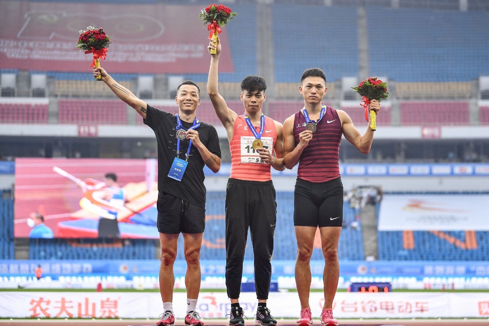 陈冠锋夺男子百米冠军，苏炳添赛季首败，赛场上有哪些精彩瞬间？