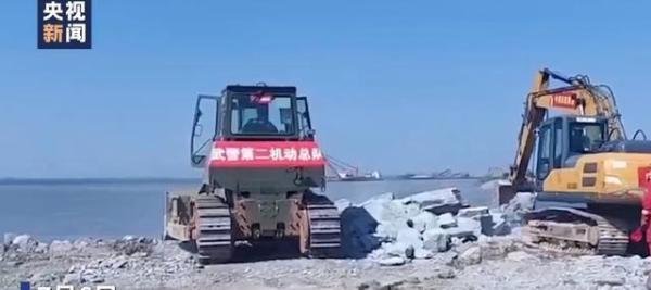 封堵合龙工作已开始推进!洞庭湖决堤口宽缩至约220米,淹没面积47.64平方公里