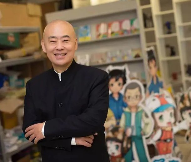 为什么郑渊洁不让儿子上学,要坚持在家自己教?他的儿子被他教育的怎么样?