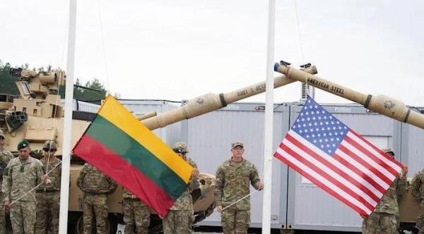 寻求美国永久驻军，立陶宛总统为啥犯傻？