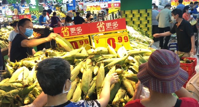 农民日报评一根玉米卖6元,真正“助农”的方式是什么?