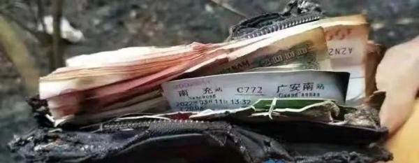 东航客机坠毁为什么没有发现任何伤员,或遇难者遗体?