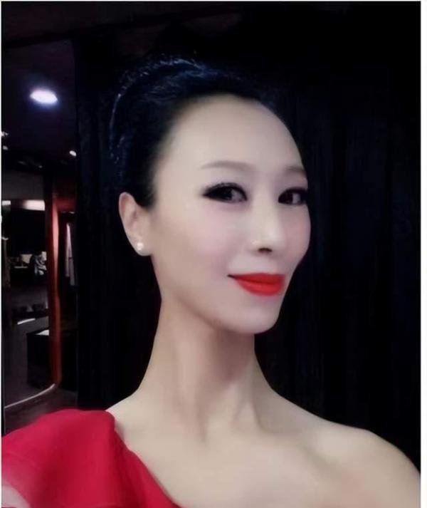 深圳宾利姐，精心打造欧阳人设无人知，终因一朝撒泼天下皆知