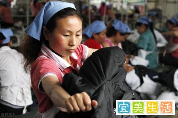 入职仅37天,62岁女工夜班期间猝死!能做工伤认定吗?