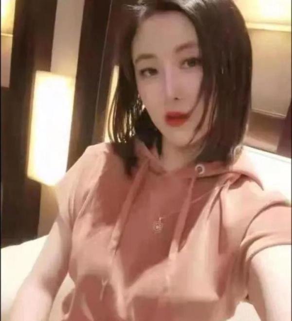 玛莎拉蒂女司机身份被扒,从空姐化身银行高管,颜值让人惊艳