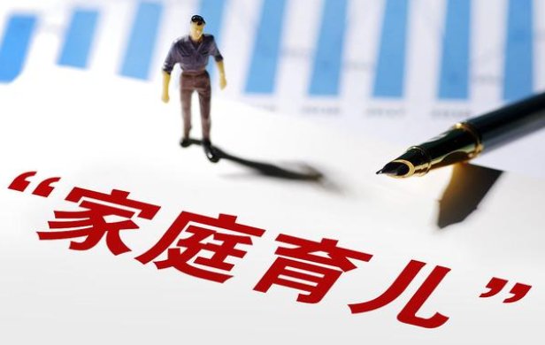 嘉兴俩大男孩捡了一个小男童，这两个男孩身上有哪些可贵的品质？