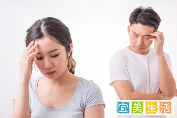 气愤!男子地铁上数次扇脸女子质问爱谁,女子全程未还手!