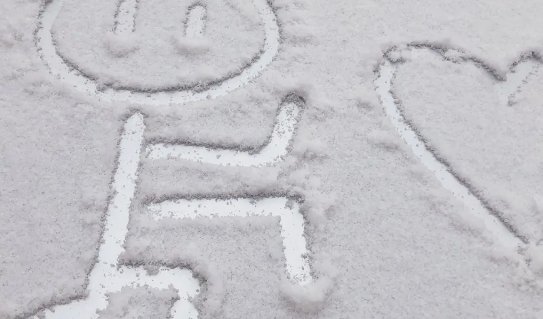 在雪地上画什么好看