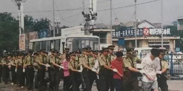 佳木斯连环杀童案:孩子内脏被掏,生殖器官被割