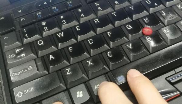 公式编辑器中如何打入空格