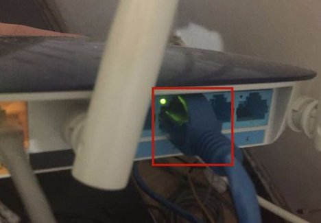 无线路由器怎么连接主机和猫?