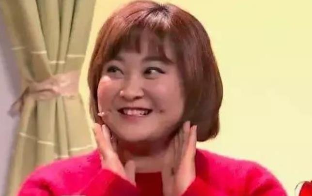 某导演见不得贾玲爆红,对她多次警告,他给贾玲提鞋都不配,他到底是谁?