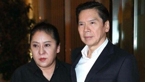 28年前暗潮涌动,“掌掴梅艳芳”的黄朗维,后来如何?