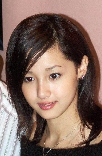 日女星尻英龙积极学中文，欲在中国复出，为何不在本国发展？