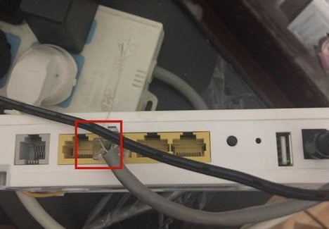 无线路由器怎么连接主机和猫?
