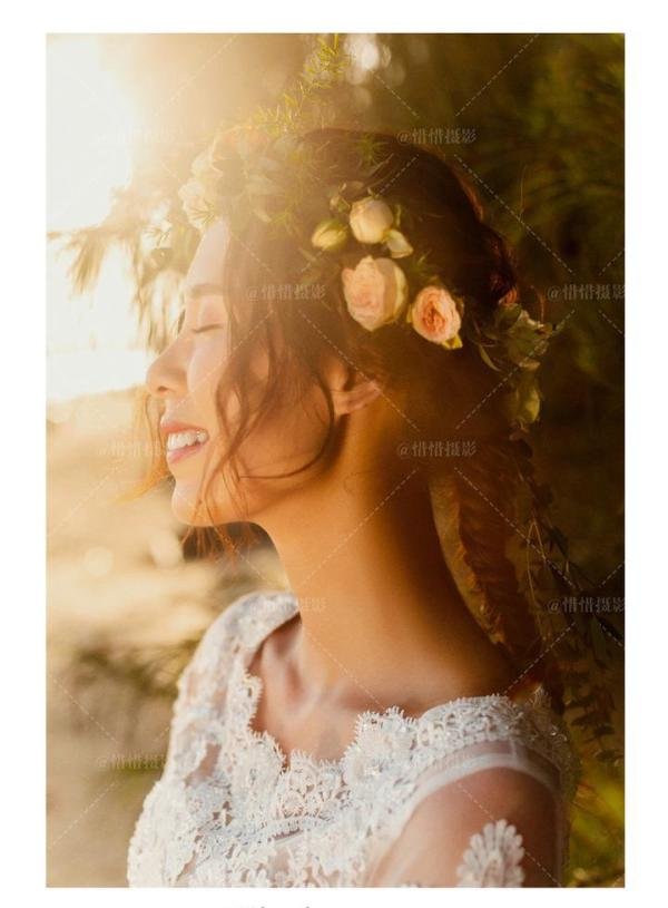 婚纱照相框选择什么材质更好一些？新人在挑选婚纱照相框时有哪些实用的技巧？