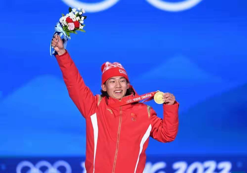 苏翊鸣中日英切换自如,他的语言能力有多强?