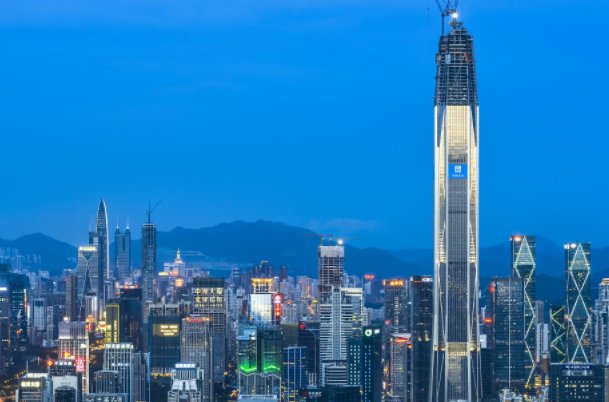 深圳300多米高楼出现晃动,众人迅速撤离,是工程质量问题还是另有他因?