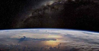 武汉华师一附中高三学生发现一颗小行星，这位学生是如何发现的？