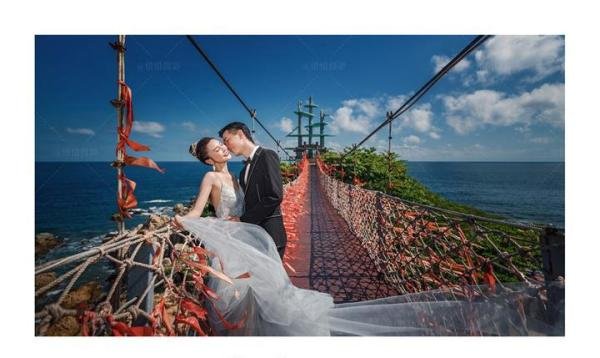婚纱照相框选择什么材质更好一些？新人在挑选婚纱照相框时有哪些实用的技巧？