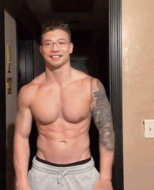抖音肌肉金轮怎么制作?肌肉金轮换脸教程