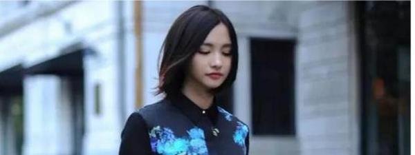 玩英雄联盟lol怎么赚钱（人民币）