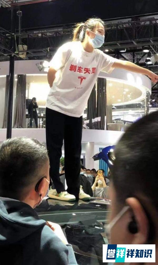 特斯拉维权女车主再发声称：被恐吓！她值得被同情吗？