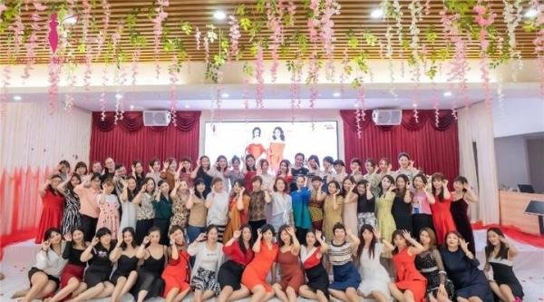 悦己女子魅力学院崔明悦受聘广东佛山民政局特聘讲师