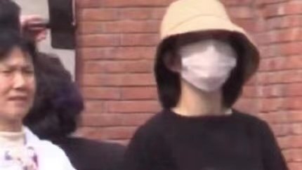 谢娜孕肚照，明星怀孕和工作能不能两全？